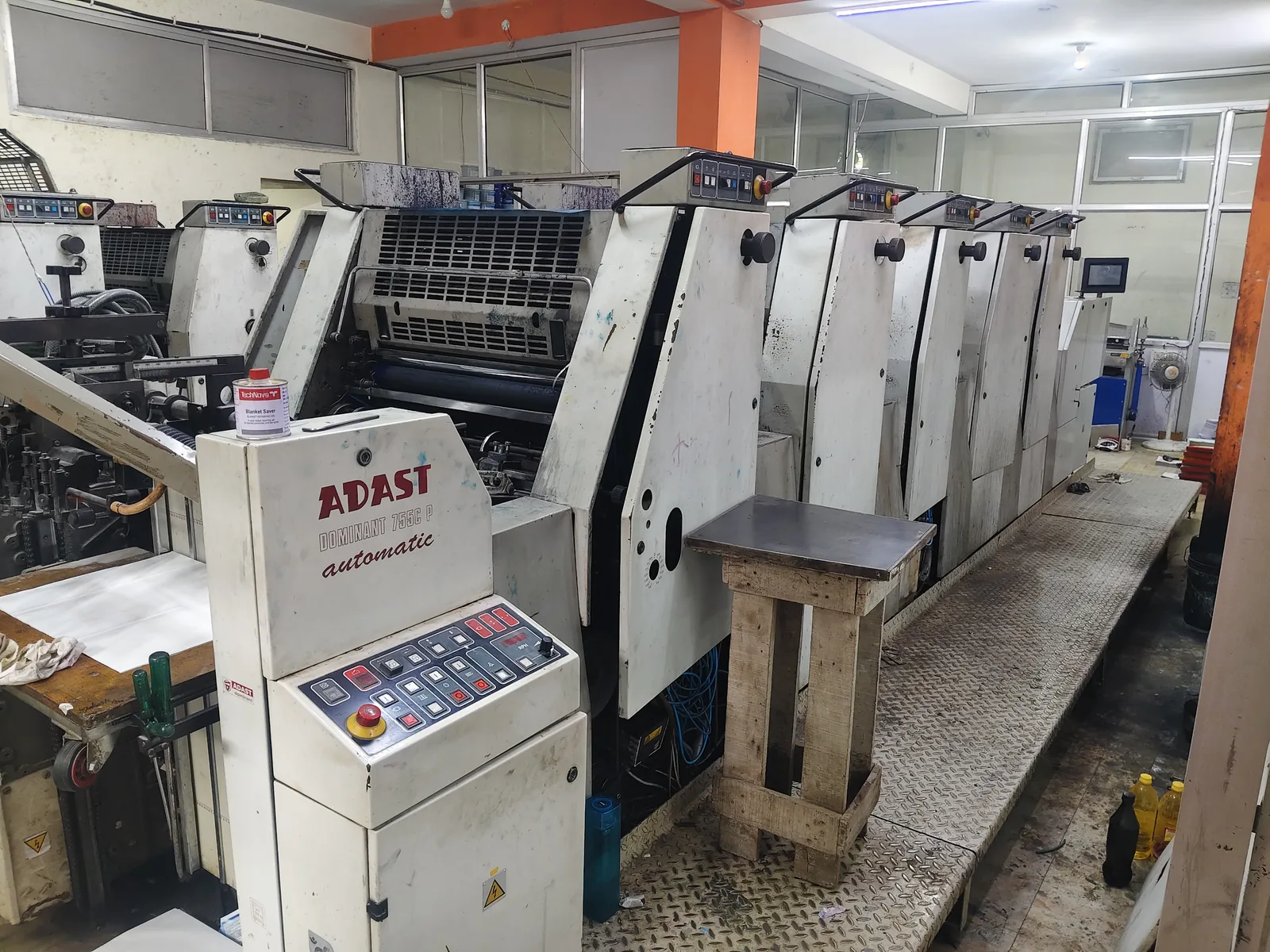 5-color multi-color commercial offset printing press in Shahdol