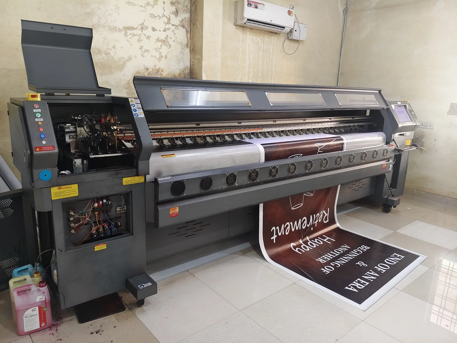 Large-format roll-to-roll flex banner printing machine